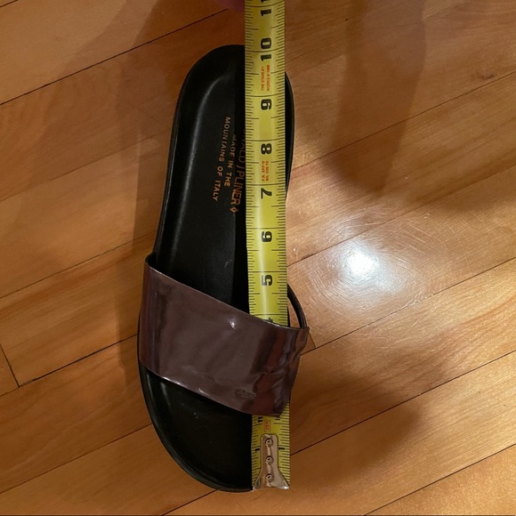 Sandals - Picture 4 of 4